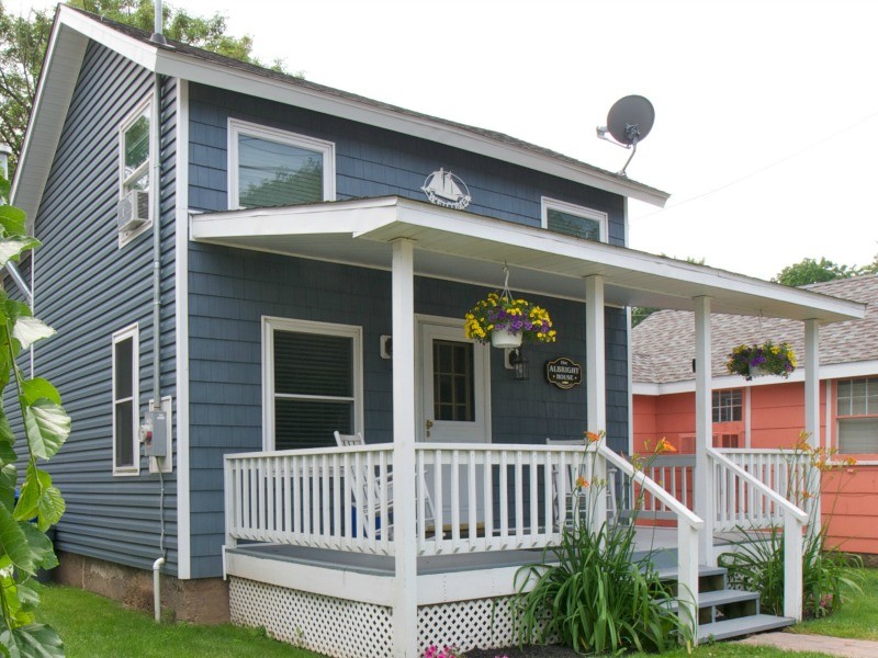 Back Bay Olcott Rentals Niagara Falls USA